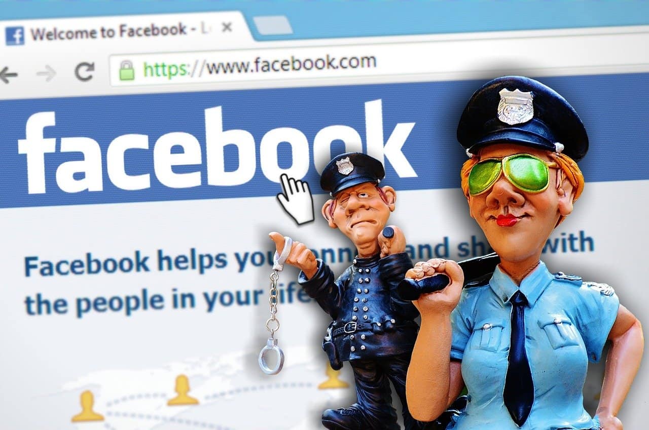 שוטרים בדף פיסיבוק